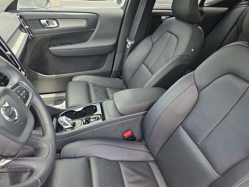 Used 2023 Volvo XC40 B5 Plus w/ Driver Assist Package AWD/4WD image 13