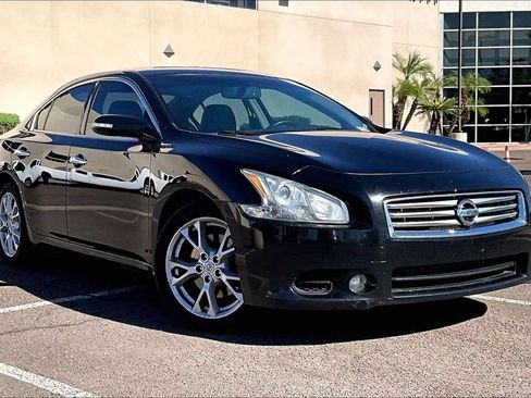 Used 2013 Nissan Maxima 3.5 SV w/ Cold Pkg FWD image 2