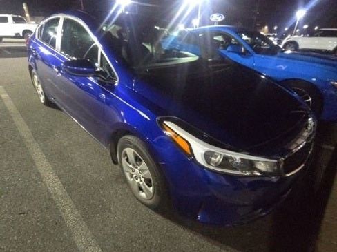 Used 2017 Kia Forte LX image 1