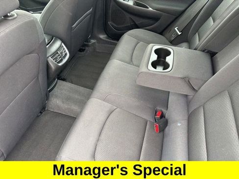 Used 2023 Chevrolet Malibu LT FWD image 31