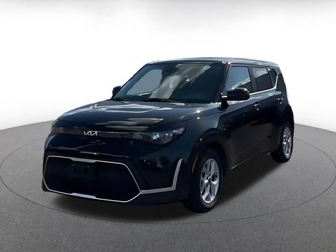 Used 2025 Kia Soul LX w/ LX Technology Package FWD image 7