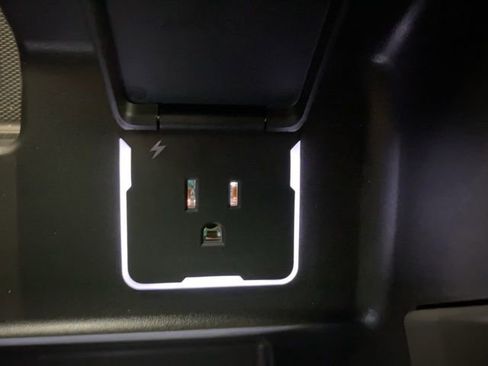 Used 2023 GMC Sierra 1500 AT4 w/ AT4 Preferred Package image 18