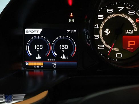 Used 2020 Ferrari 812 Superfast RWD image 32