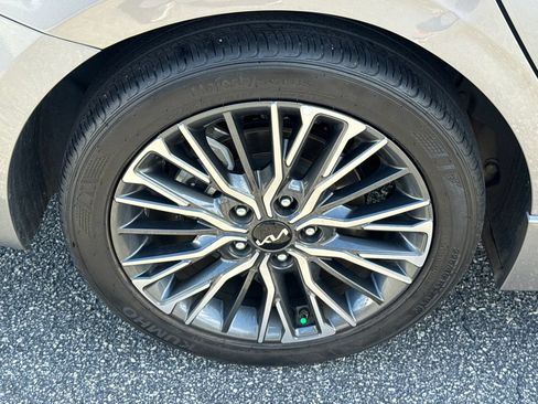 Used 2024 Kia Forte GT-Line w/ GT-Line Premium Package FWD image 17