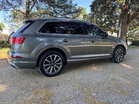 Used 2017 Audi Q7 3.0T Premium Plus w/ Premium Plus Package AWD/4WD image 7