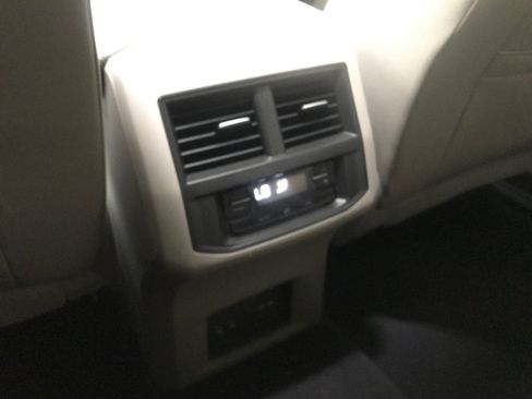 Used 2022 Volkswagen Atlas SE w/ Panoramic Sunroof Package FWD image 19