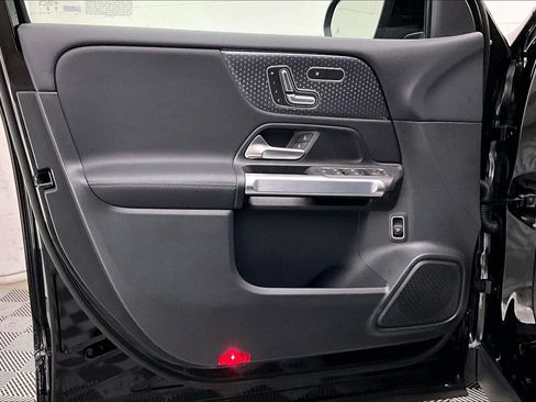 Used 2026 Mercedes-Benz GLB 250 image 23