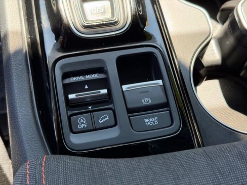 Used 2025 Honda Pilot Sport image 24