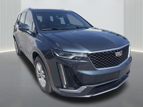 Used 2021 Cadillac XT6 Luxury FWD image 2