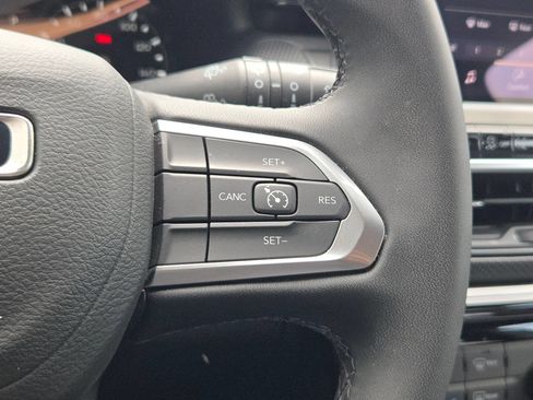 Used 2025 Jeep Compass Latitude w/ Altitude Special Edition AWD/4WD image 20