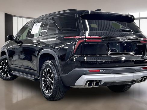 Used 2025 Chevrolet Traverse Z71 w/ Enhanced Driving Package image 4