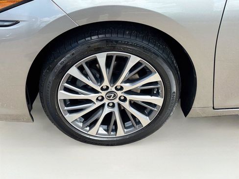 Used 2021 Lexus ES 250 w/ Premium Package AWD/4WD image 32
