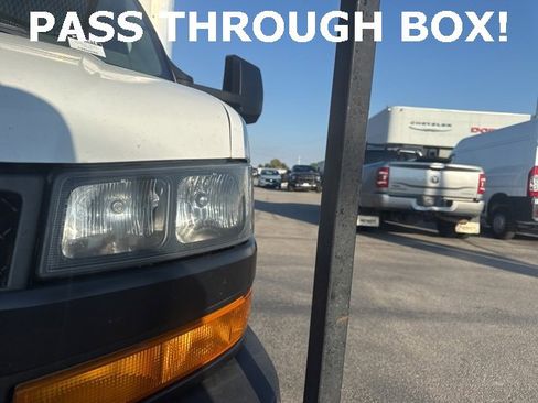 Used 2018 Chevrolet Express 3500 image 25