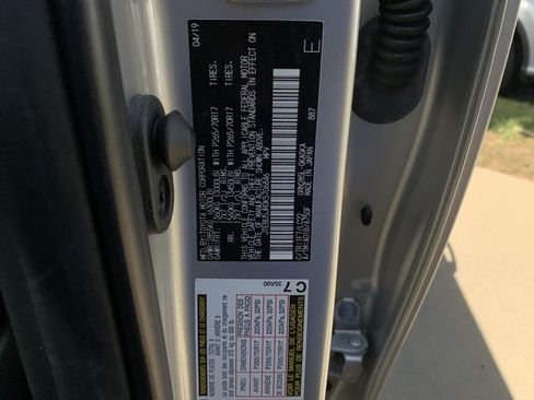 Used 2019 Toyota 4Runner TRD Off-Road Premium AWD/4WD image 36