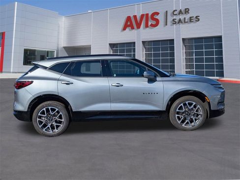Used 2025 Chevrolet Blazer RS image 9