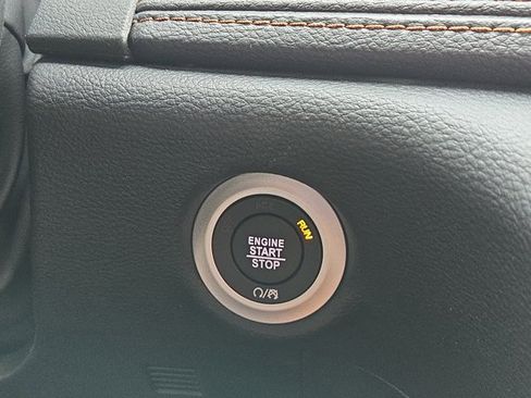 New 2026 Chrysler Pacifica Pinnacle image 27