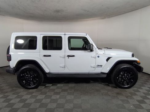 Certified 2025 Jeep Wrangler Unlimited Sahara AWD/4WD image 4