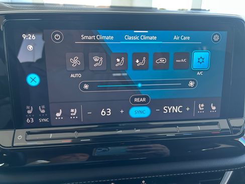 Used 2024 Volkswagen Atlas SE FWD image 16