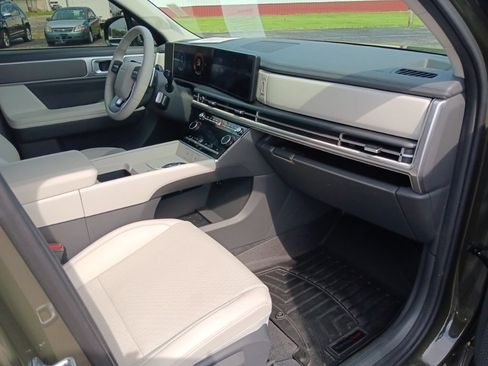 Used 2025 Hyundai Santa Fe SEL FWD image 34