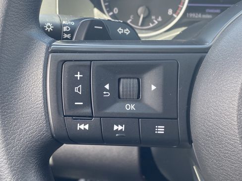 Used 2025 Nissan Pathfinder S FWD image 21