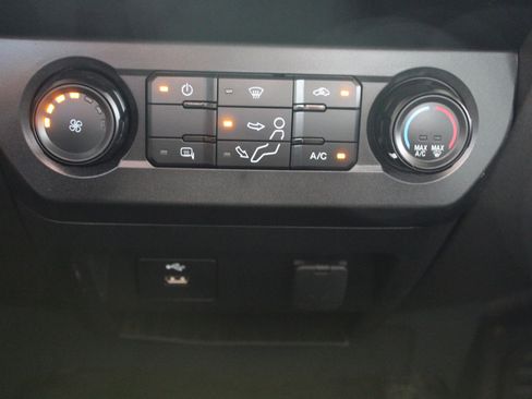 Used 2022 Ford F250 XL w/ Power Equipment Group RWD image 31