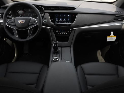 New 2026 Cadillac XT5 Luxury w/ LPO, Floor Liner Package image 7