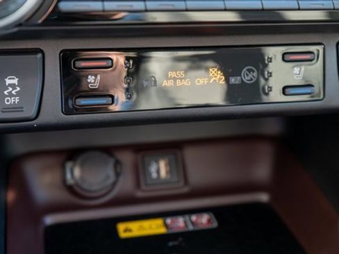 Used 2024 Toyota RAV4 Limited image 34