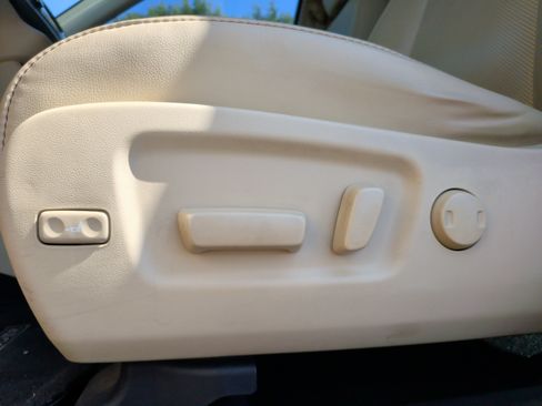 Used 2016 Toyota Highlander Limited FWD image 28