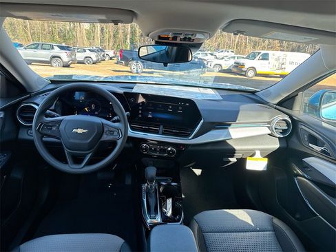 New 2026 Chevrolet Trax LT image 30