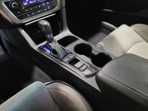 Used 2017 Hyundai Sonata Limited 2.0T w/ Cargo Package FWD image 26