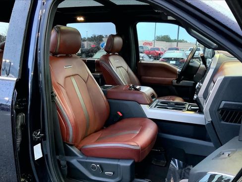 Used 2022 Ford F450 Platinum w/ FX4 Off-Road Package image 8