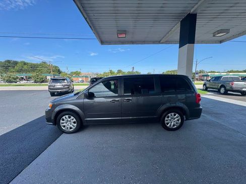 Used 2017 Dodge Grand Caravan SE w/ Power Window Group FWD image 6