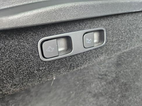 Used 2023 Tesla Model Y Long Range image 70