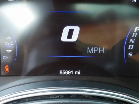 Used 2015 Jeep Grand Cherokee SRT w/ Luxury Group II image 18