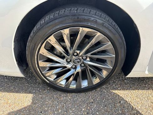 Used 2024 Lexus ES 350 w/ Technology Package FWD image 16