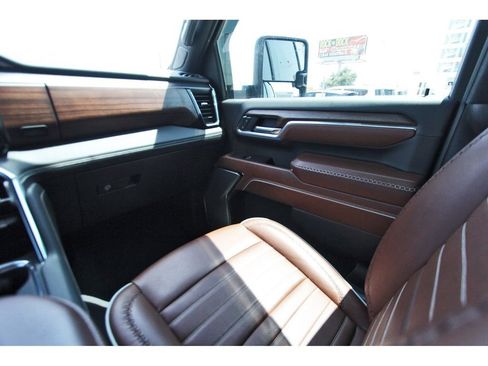 Used 2024 GMC Sierra 2500 Denali Ultimate w/ Snow Plow Prep/Camper Package AWD/4WD image 8