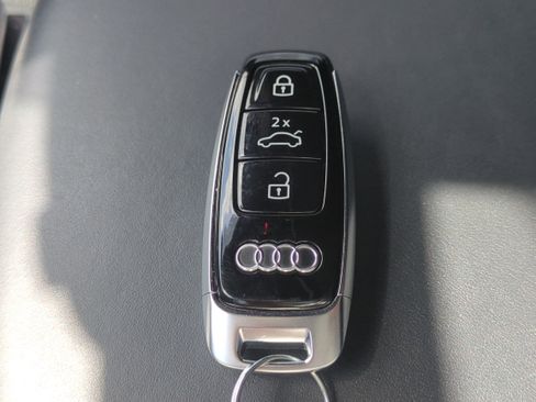 Used 2025 Audi SQ7 Premium Plus w/ Executive Package image 32