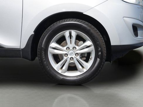 Used 2011 Hyundai Tucson GLS FWD image 4