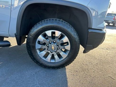 Used 2024 Chevrolet Silverado 2500 Custom w/ Custom Value Package AWD/4WD image 8