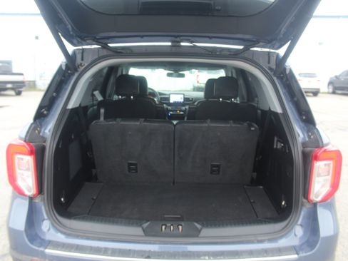 Used 2021 Ford Explorer Limited w/ Equipment Group 301A AWD/4WD image 19