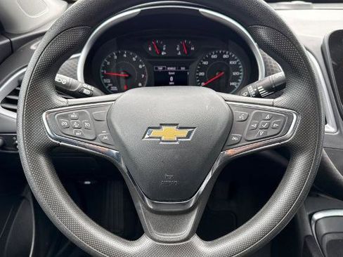 Used 2023 Chevrolet Malibu LT FWD image 31