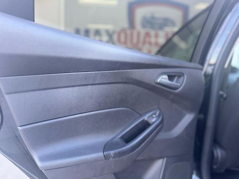 Used 2018 Ford Focus SE image 44