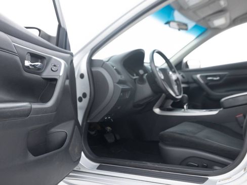 Used 2015 Nissan Altima 2.5 SV FWD image 26