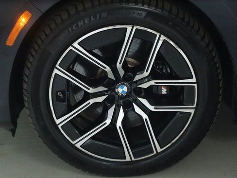 Certified 2023 BMW i7 xDrive60 image 41