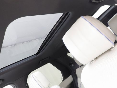 Used 2018 Land Rover Discovery HSE Luxury image 14