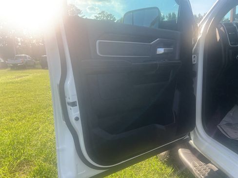 Used 2021 RAM 2500 Big Horn w/ Level 1 Equipment Group image 8