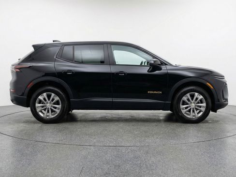 Used 2025 Chevrolet Equinox LT image 11