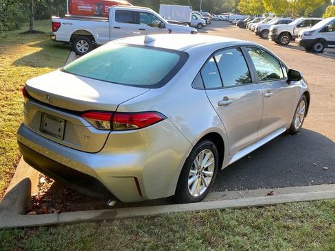 Used 2023 Toyota Corolla LE w/ LE Convenience Package FWD image 31