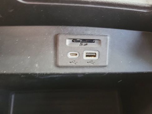 Used 2021 Chevrolet Suburban High Country image 28