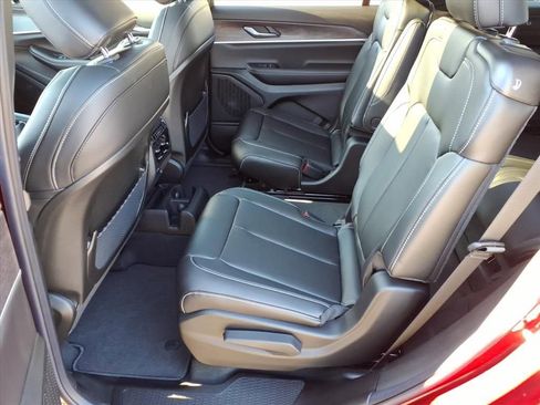 New 2025 Jeep Grand Cherokee L Limited image 8